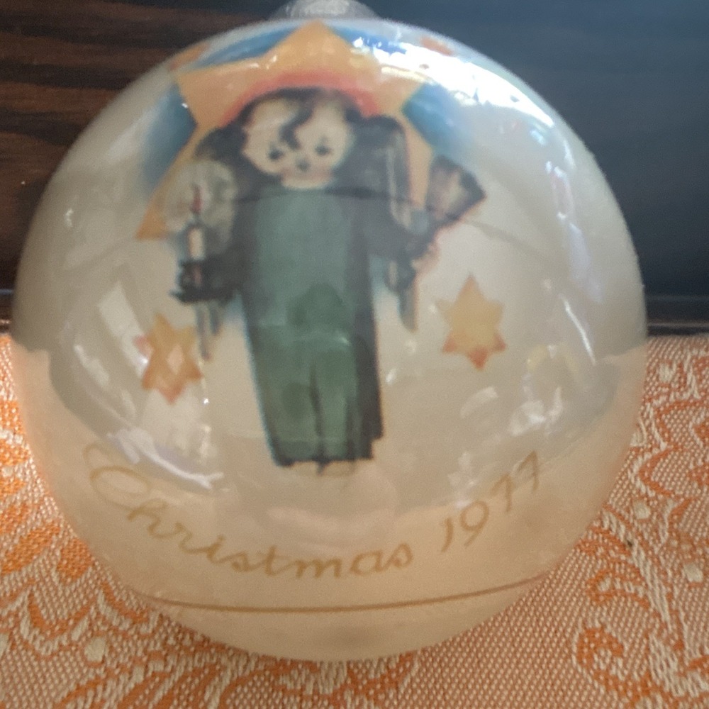 Hummel Herald Angel Limited Edition Vintage Ball Christmas Ornament 1977